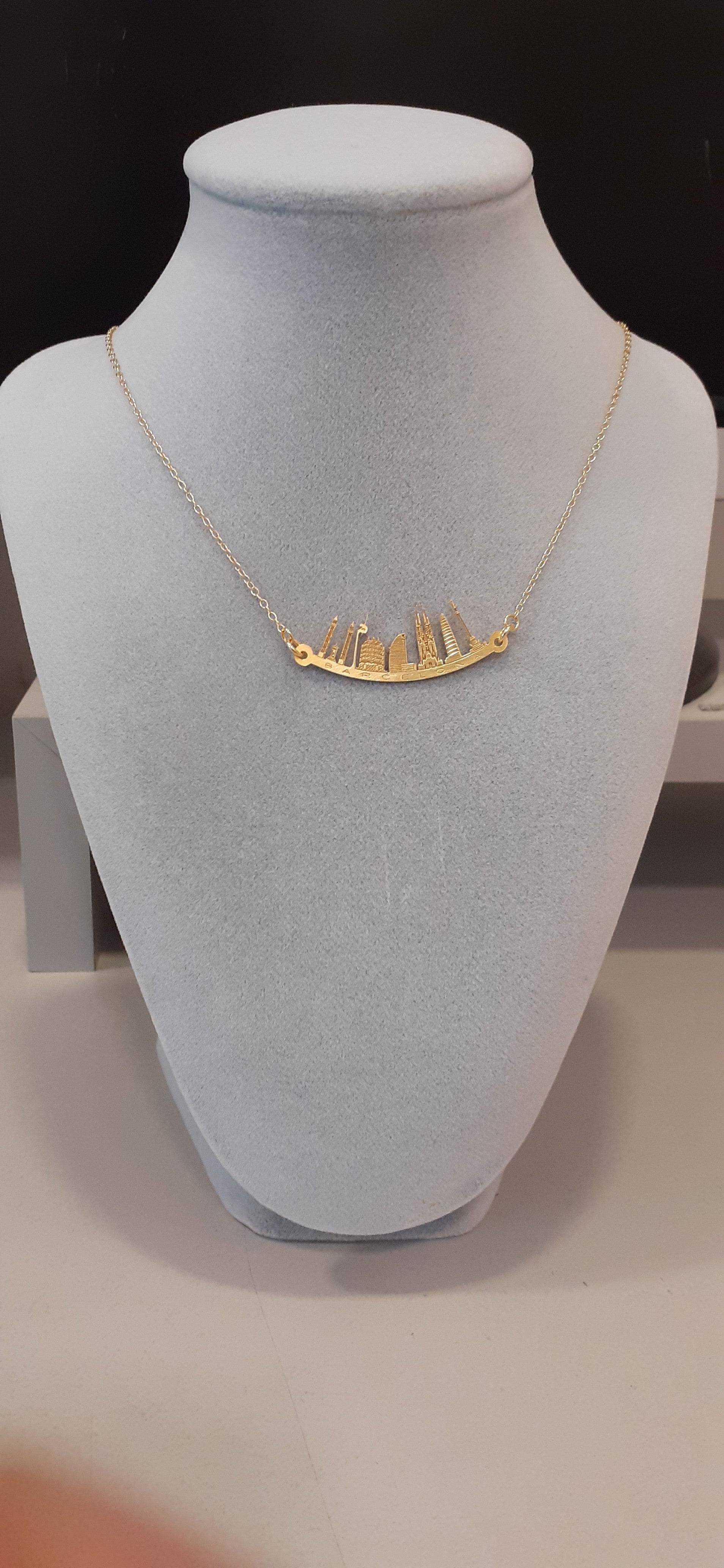Colgante Skyline de Barcelona en Plata de Ley