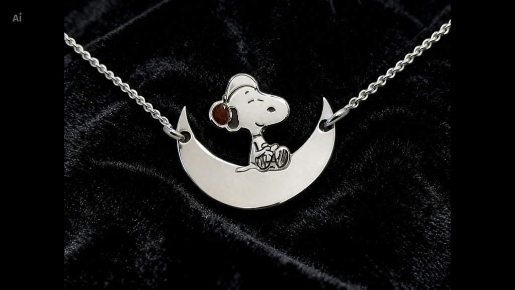 Colgante Snoopy en la Luna de Plata y Esmalte