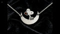 Colgante Snoopy en la Luna de Plata y Esmalte