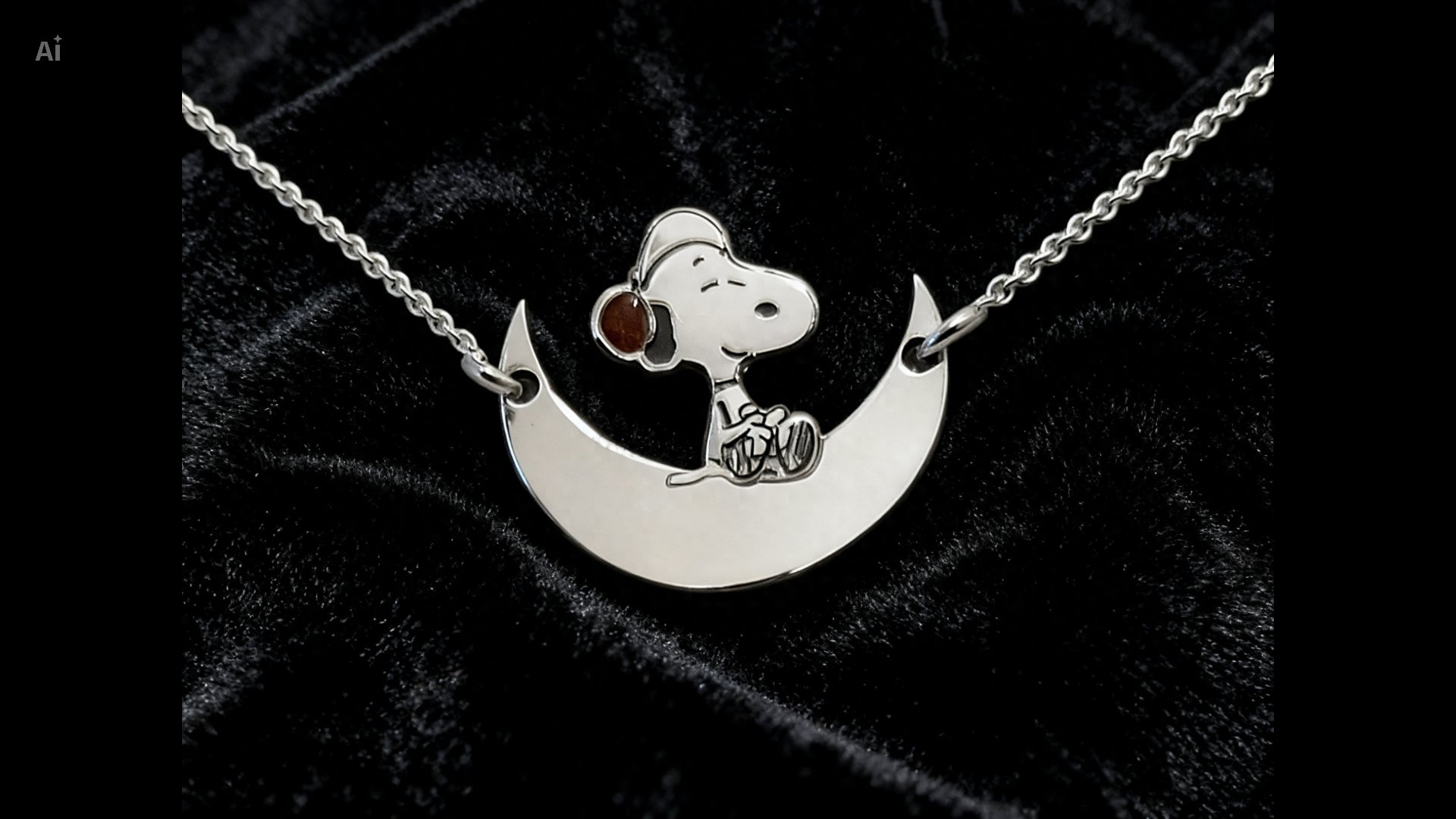 Colgante Snoopy en la Luna de Plata y Esmalte